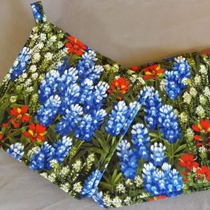 Pair of 2 Bluebonnet Indian Paintbrush Pot Holders